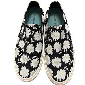 Seavees Baja Platform Black Daisy Slip On Tennis Shoes